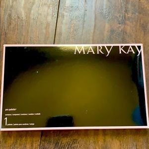 Mary Kay Pro Palette